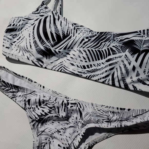 Palm Tree Leaves Printed Design Bikini - Picture 3 of 9